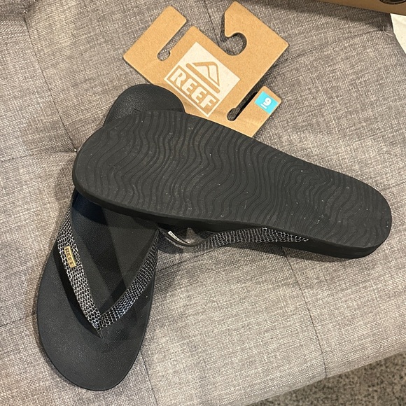 Reef Black and Gray Flip Flops - Picture 2 of 2
